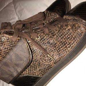 originally 140$ selling for 120$ like brand new(: